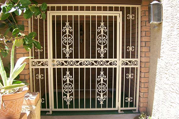 puerta exterior metal barcelona metalisteria